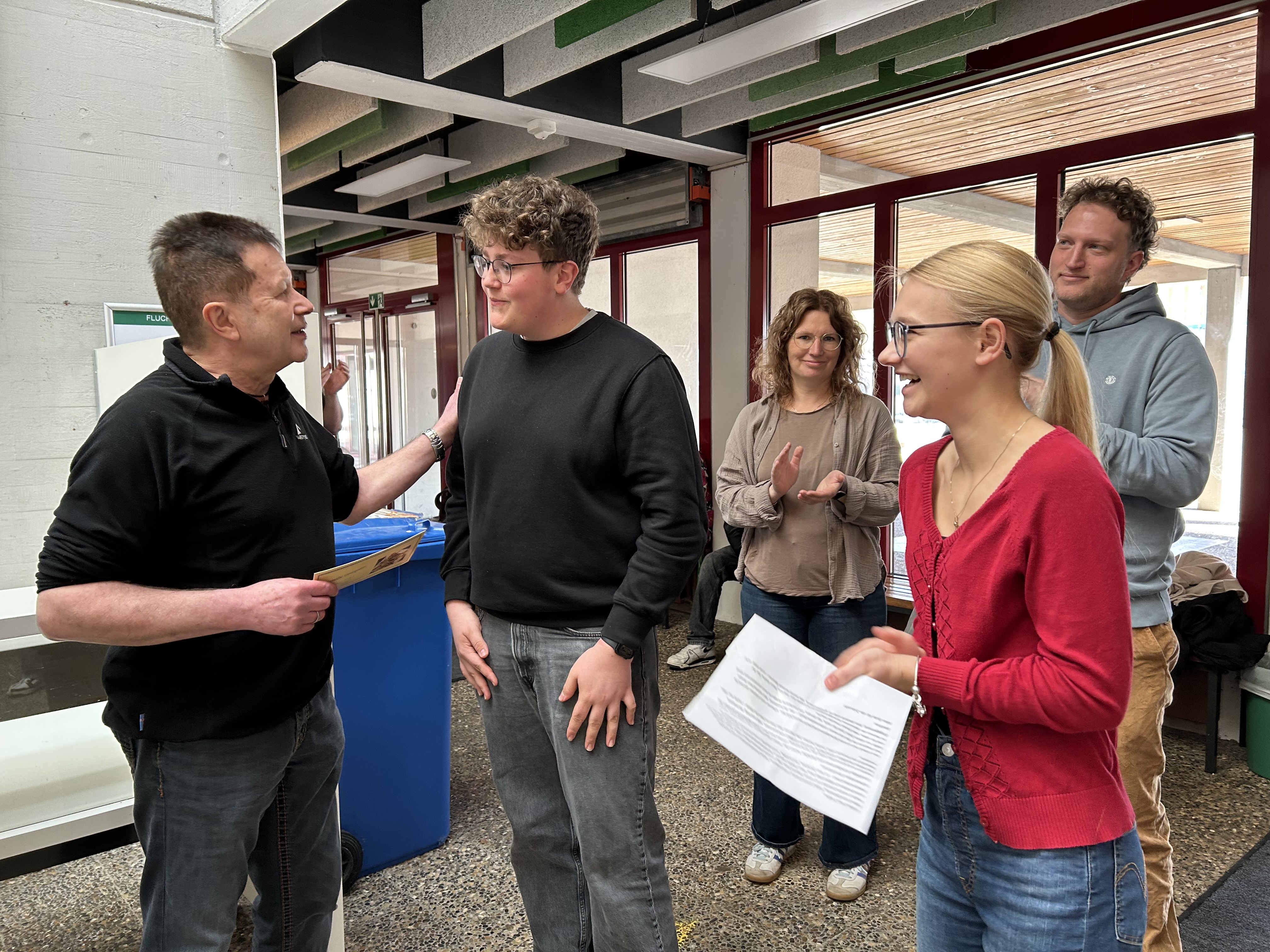 Sozialarbeiter mit Herz – Schulgemeinschaft verabschiedet Matches Stöhr in den Ruhestand