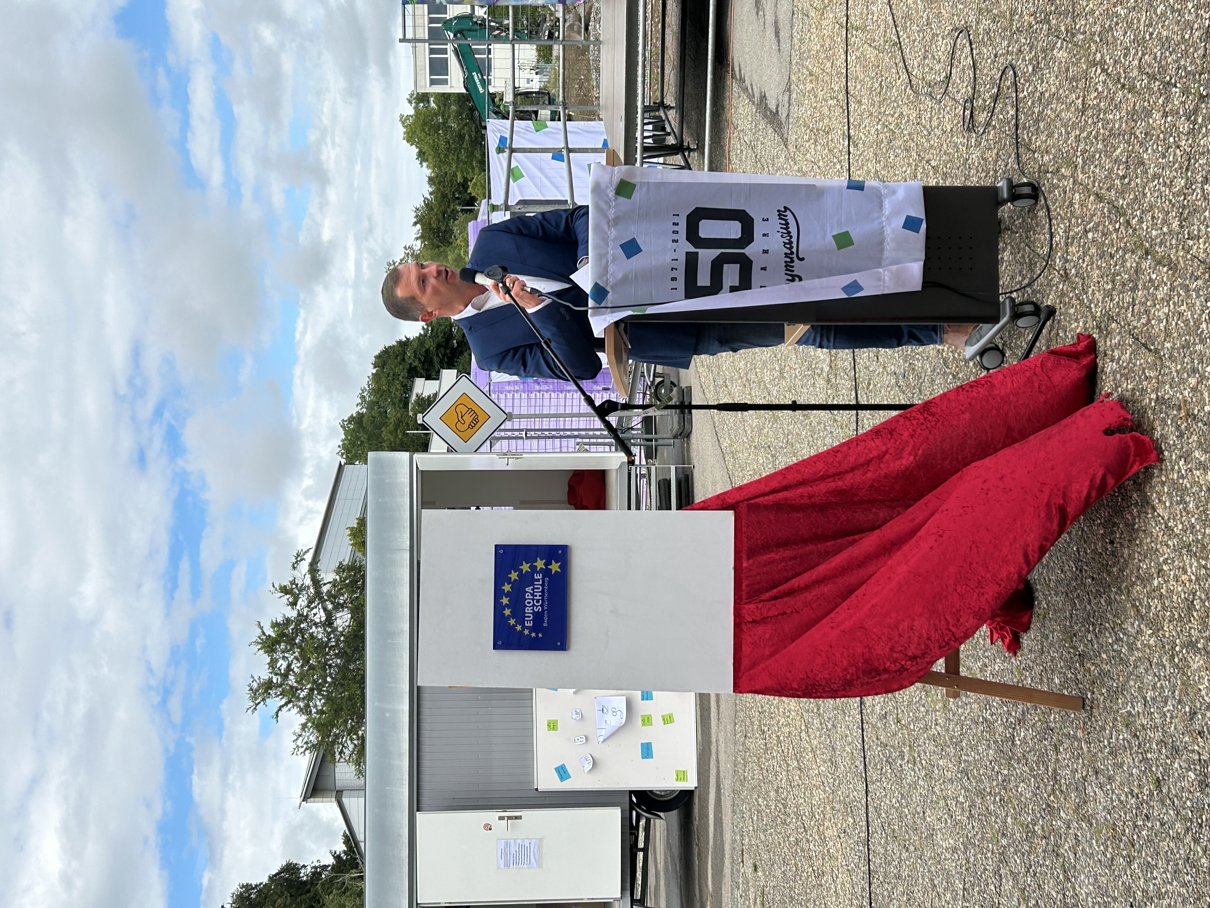 Festakt für die neue Europaschule beim Schulfest und kleine Präsentationen der Projekttage mit europäischem Motto